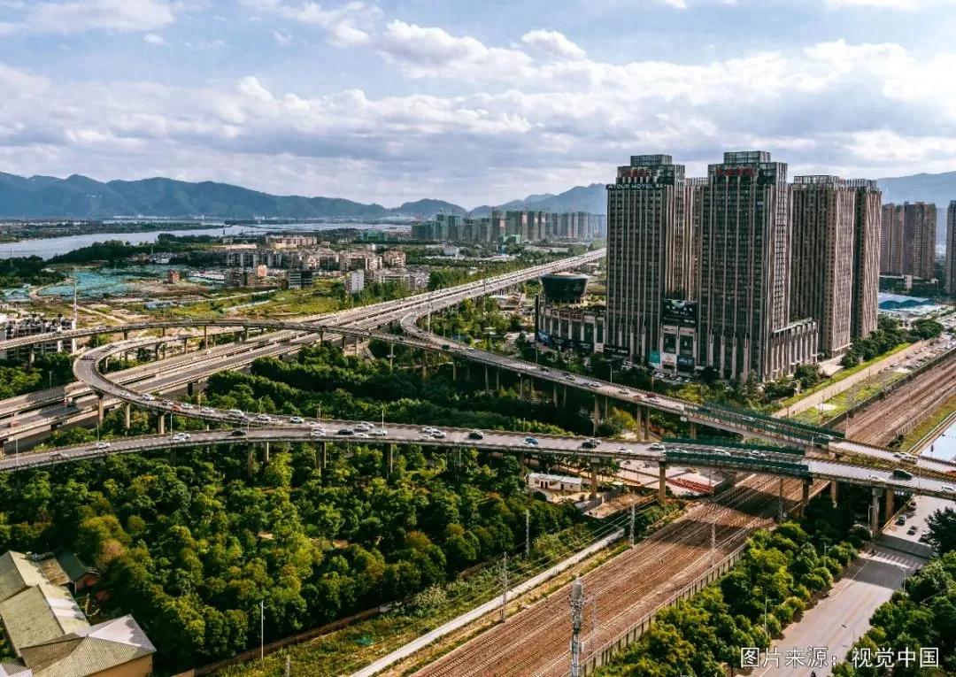 中央城市工作会议部署七大任务：推动城市高质量发展，建设创新宜居智慧人民城市