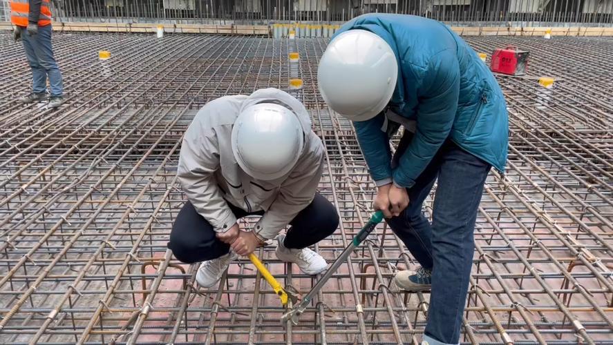 钢筋施工全流程解析：从场地准备到绑扎成形，如何确保安全与质量？