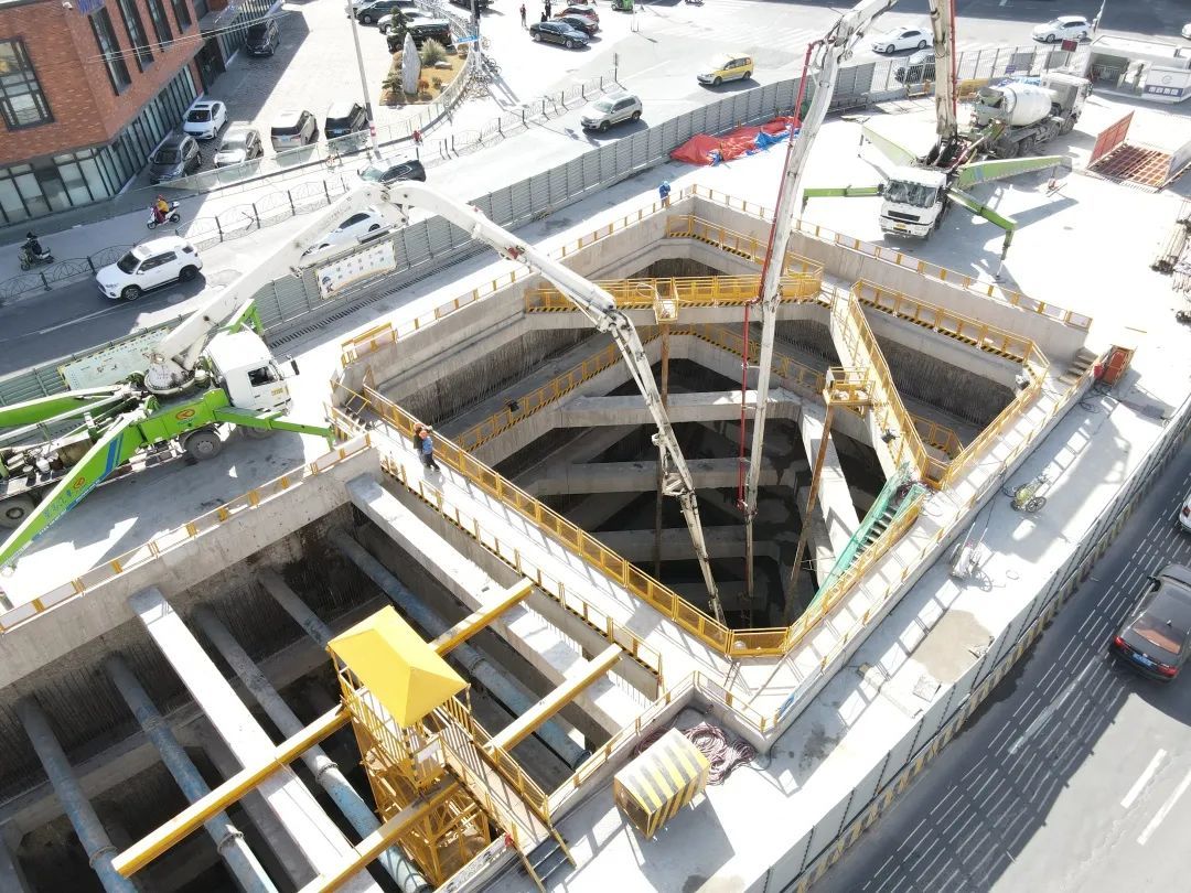 北横通道ⅵ标全面进入主体结构施工阶段：15.5米超大盾构机急曲线推进，吹响建设冲锋号