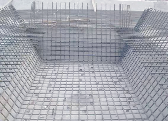 基础钢筋绑扎全攻略：从筏板基础到机械连接，施工要点详解