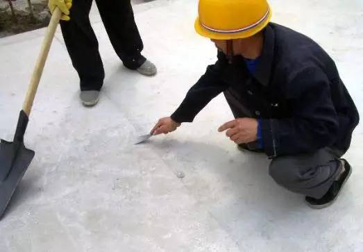 屋面构造与找平层施工详解：保温层、排水坡度及节点处理要点