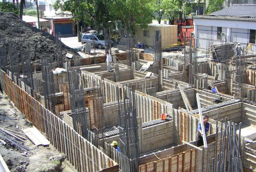 地基与基础的区别是什么？从天然地基到人工地基，全面解析建筑地基类型