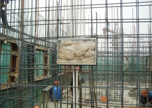 安装工程管线预埋标准做法：剪力墙、楼板预埋要求及保护层厚度规范