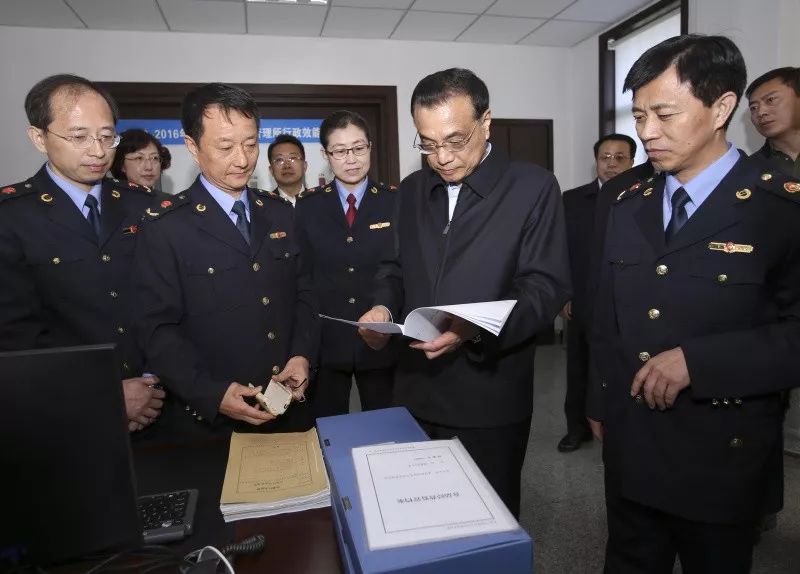 双随机、一公开：打造公平营商环境，李克强强调监管改革与创新