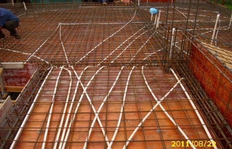 安装工程管线预埋标准做法：剪力墙、楼板预埋要求及保护层厚度规范