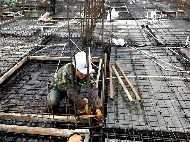 楼板钢筋绑扎有讲究！弄不对房子会出事，这些要点要牢记