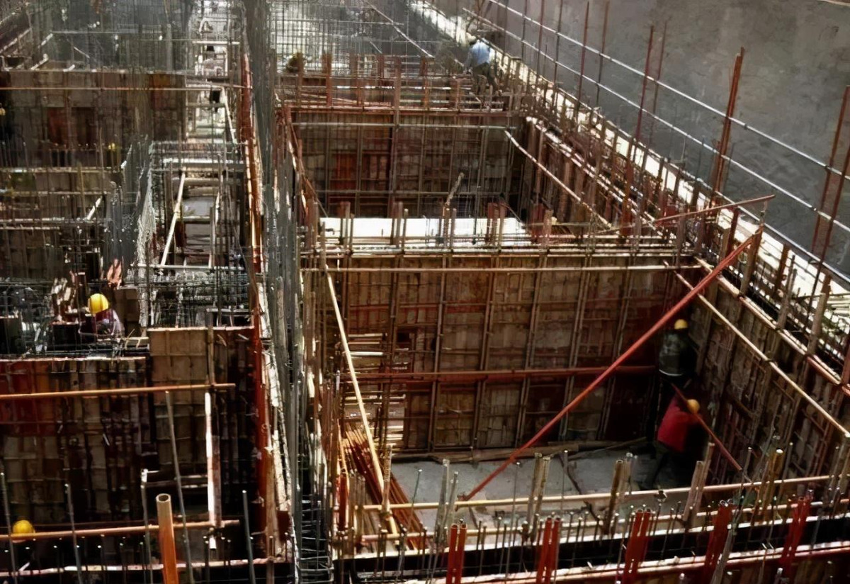 地梁和底板钢筋绑扎做法及质量标准，含主体结构施工要点