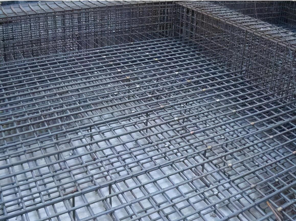 地梁和底板钢筋绑扎做法及质量标准，含主体结构施工要点