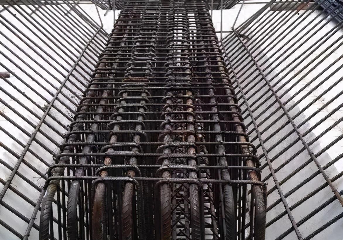 地梁和底板钢筋绑扎做法及质量标准，含主体结构施工要点