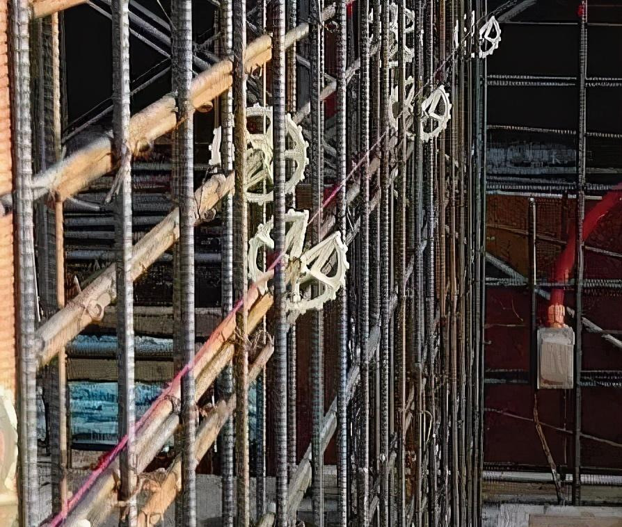 地梁和底板钢筋绑扎做法及质量标准，含主体结构施工要点