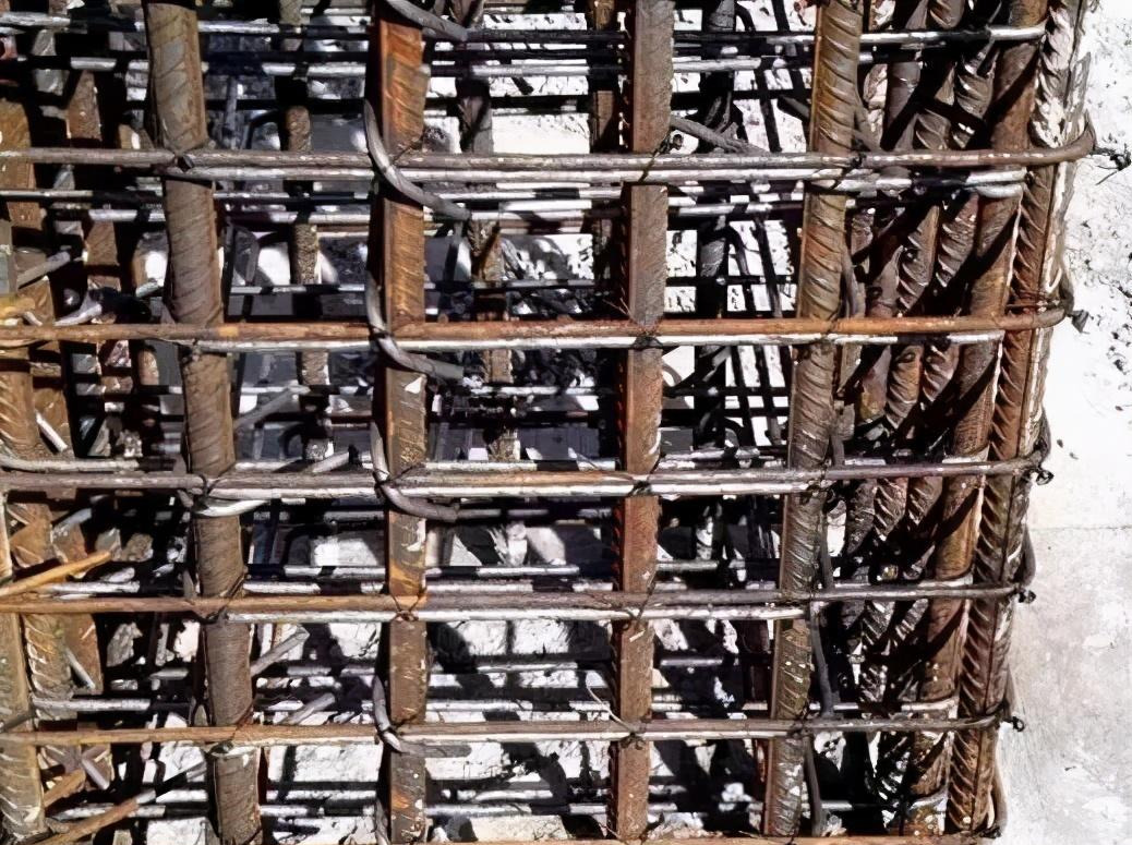 地梁和底板钢筋绑扎做法及质量标准，含主体结构施工要点