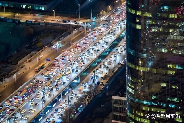 自动驾驶汽车咋精准识别道路环境？靠这些传感器硬件