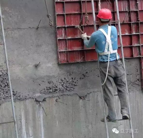 柱墙模板缺陷原因及防治:主体结构施工中模板问题处理