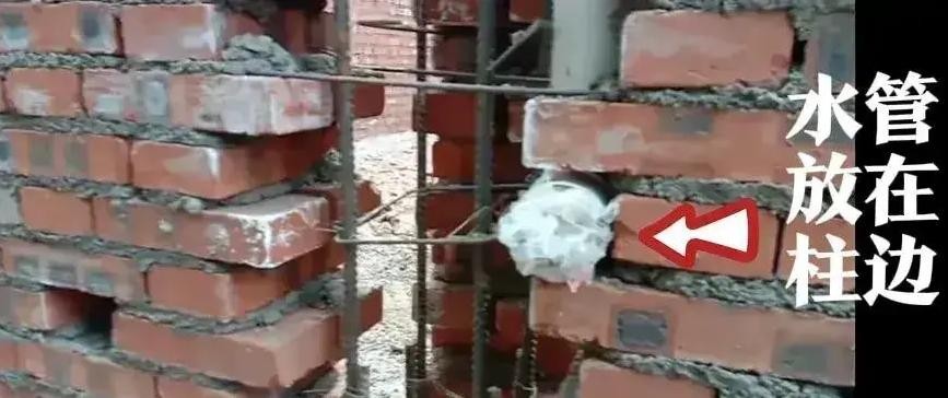 建房施工问题多，墙角墙体交接及柱子钢筋绑扎错误咋解决？