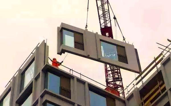 装配式建筑优点多，施工质量高、效率快、建筑品质优