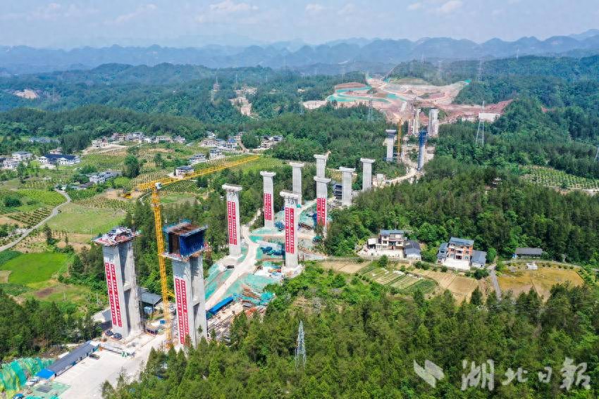 利咸高速六标：智慧工地系统让施工管理更智能高效