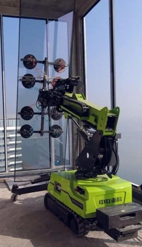 玻璃幕墙安装难题咋解?中联重科多款神器来帮忙