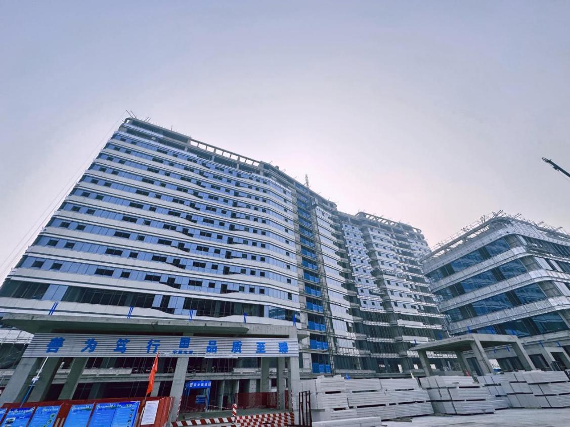 西安曲江新区医院项目：幕墙安装冲刺，打造三甲综合性医院