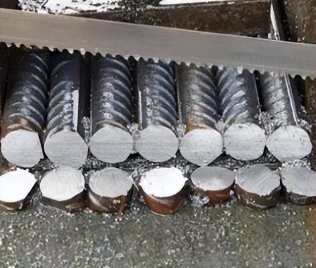 钢筋连接方式全解析：绑扎、电渣压力焊、套筒连接要点