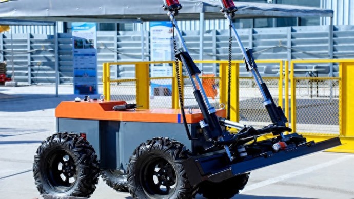 浦东机场四期现机器人大战,建筑机器人应用场景潜力足