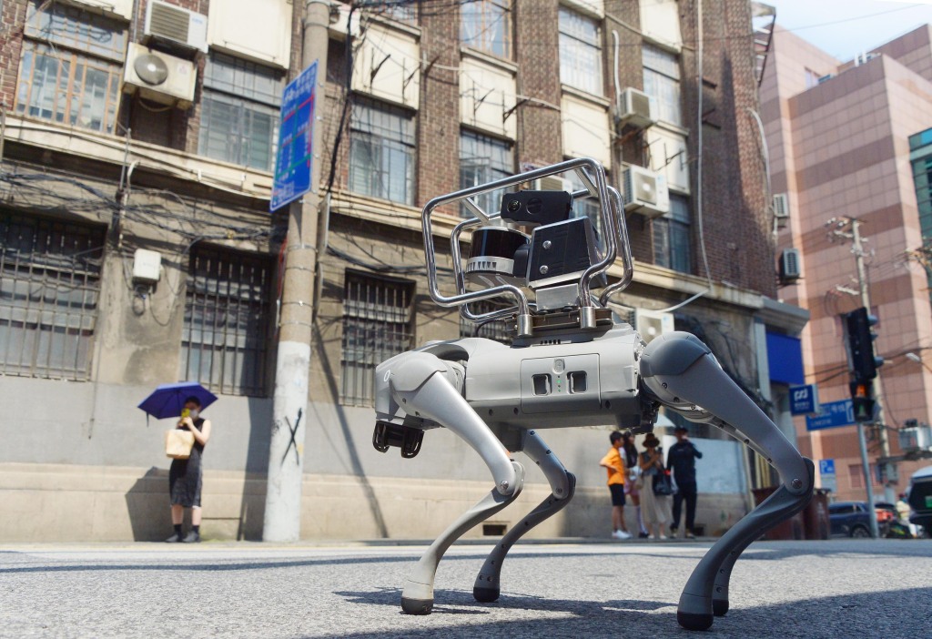 上海外滩用智能机器人检测建筑隐患,提升检测效率与覆盖率