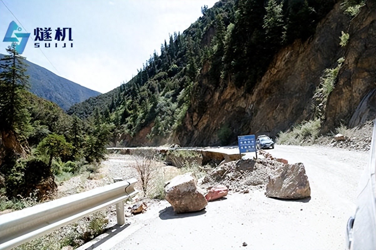 山区公路灾害频发？智能监测系统为安全防线加码