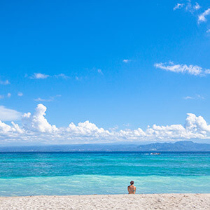 物业移交时，小区没资质的新物业归哪个部门管