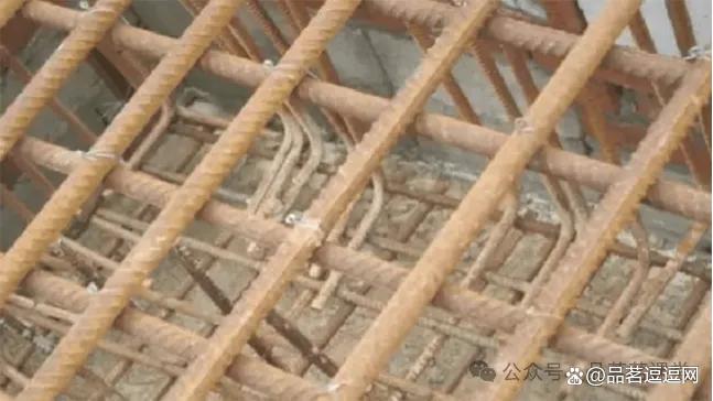 基础钢筋绑扎施工工艺：成品保护、质量控制及安全环保要点