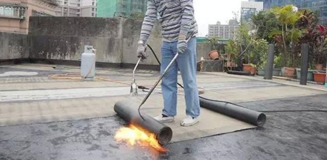 防水做不好天天漏水?屋面厨卫防水材料怎么选才靠谱