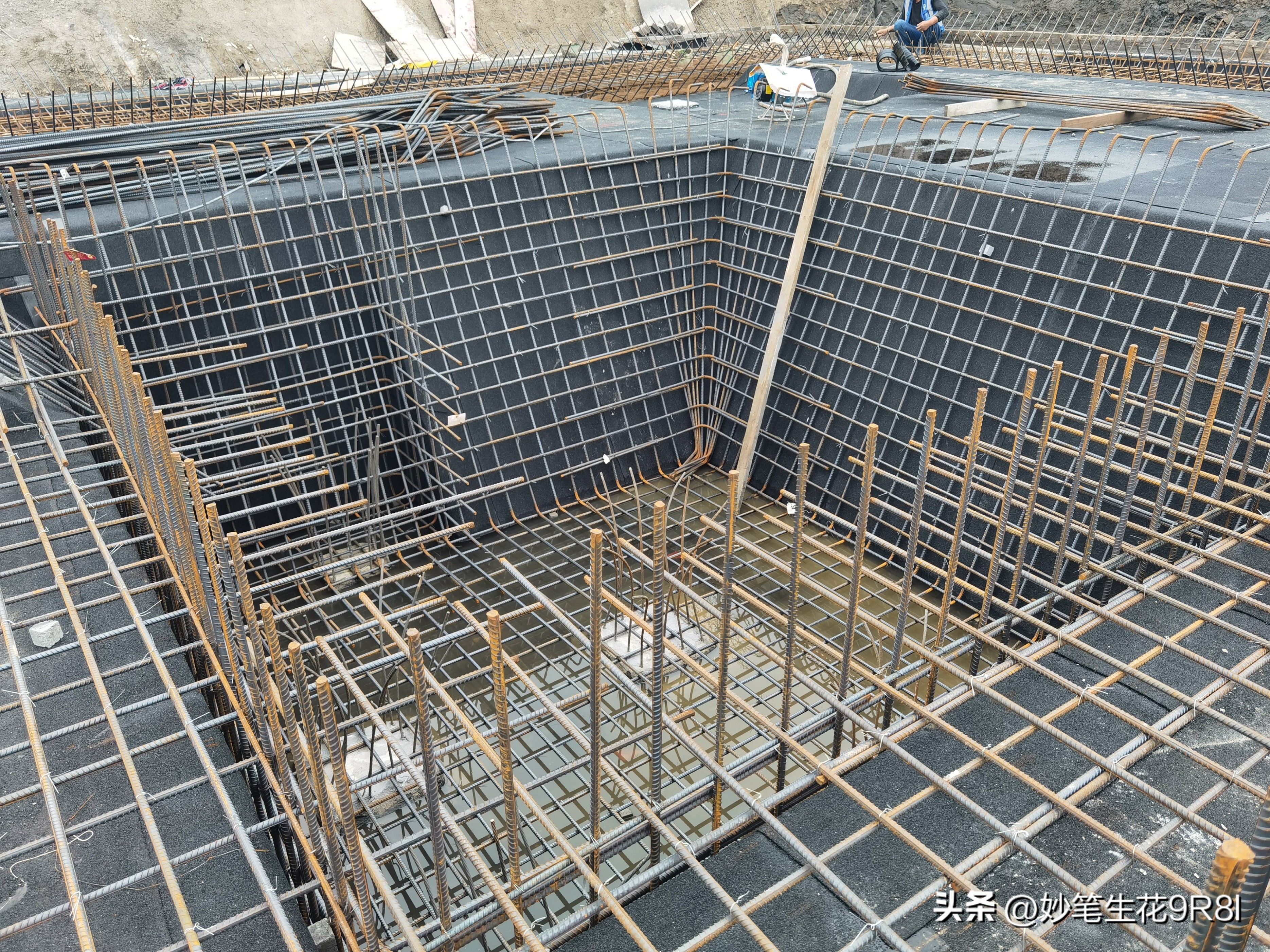 基础钢筋绑扎工艺流程与实操要点,底板钢筋施工顺序详解