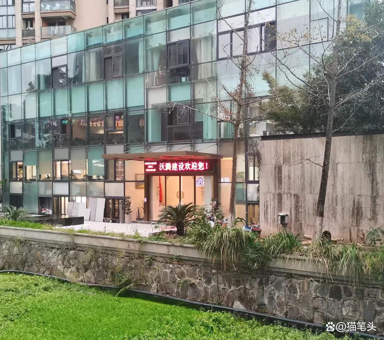 幕墙安装流程大揭秘!沃腾建筑带你了解施工七大关键环节